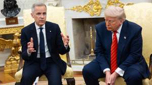 epa12078287 US President Donald Trump (R) and Canadian Prime Minister Mark Carney (L) meet in the Oval Office at the White House in Washington, DC, USA, 06 May 2025.  EPA/FRANCIS CHUNG / POOL